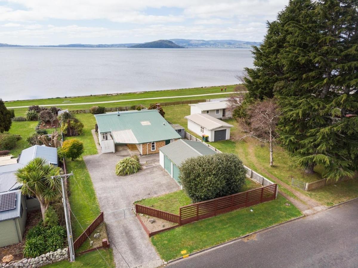 Daydream House, Sunrise, Sunset Views Across Lake Rotorua Bagian luar foto